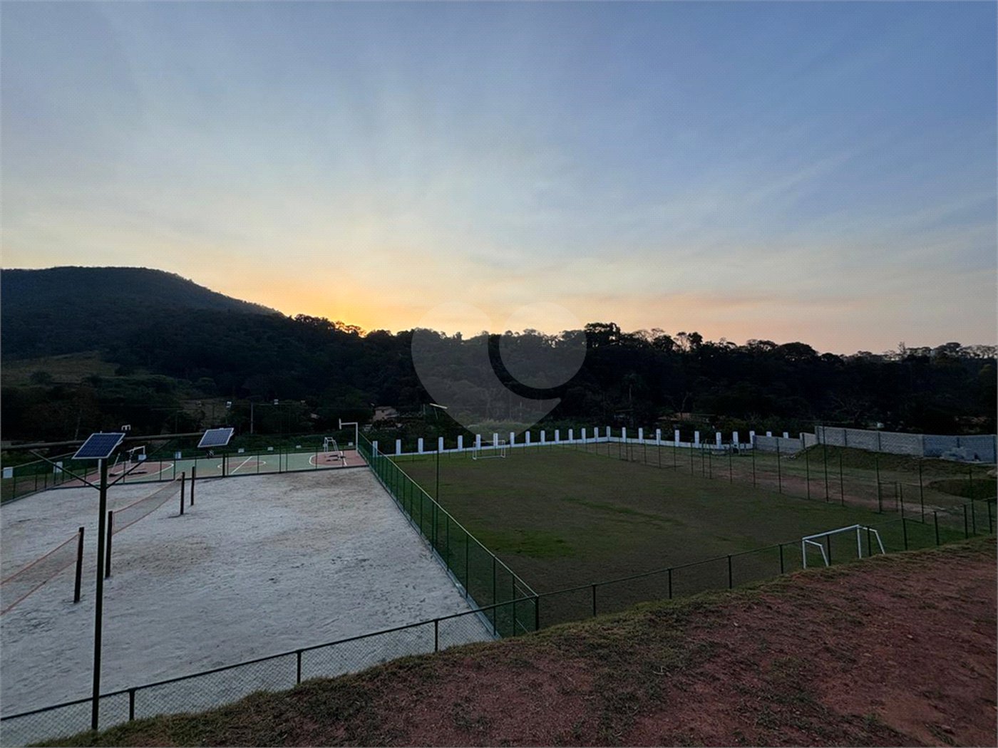 Terreno à venda no condomínio Portal Lamis I, Atibaia - SP