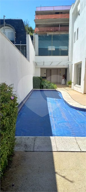 Sobrado à venda ou para alugar com 7 quartos, sendo 4 suítes,  em Cidade Jardim, São Paulo, SP