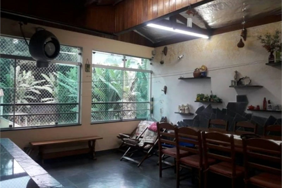 Sobrado à venda com 6 quartos, sendo 2 suítes, em Horto Florestal, São Paulo, SP