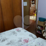 Casa à venda com 7 quartos, sendo 2 suítes, em Jardim Londrina, São Paulo, SP