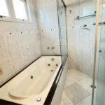 Casa à venda com 3 quartos, sendo 1 suíte, no condomínio Villagio Tramway, São Paulo - SP