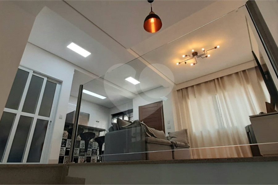 Casa à venda com 3 quartos, sendo 1 suíte, no condomínio Residencial Gran Veiga, São Paulo - SP