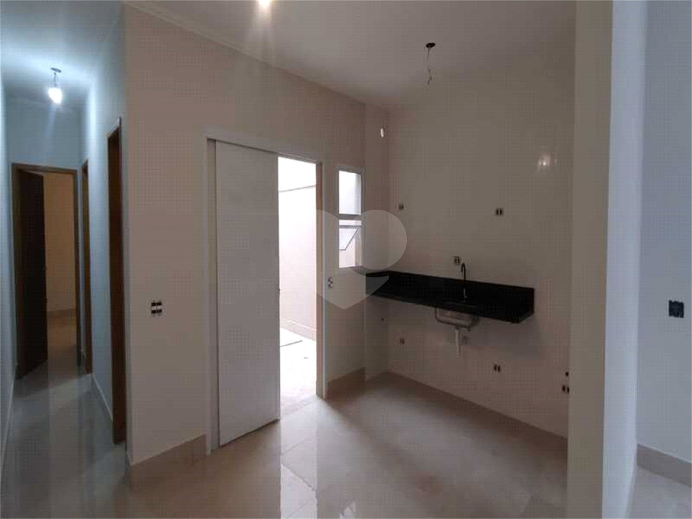 Casa à venda com 2 quartos, sendo 1 suíte, em Parque Residencial Sabiás, Indaiatuba, SP