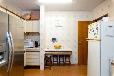 Casa à venda com 4 quartos, sendo 2 suítes, em Campo Belo, São Paulo, SP