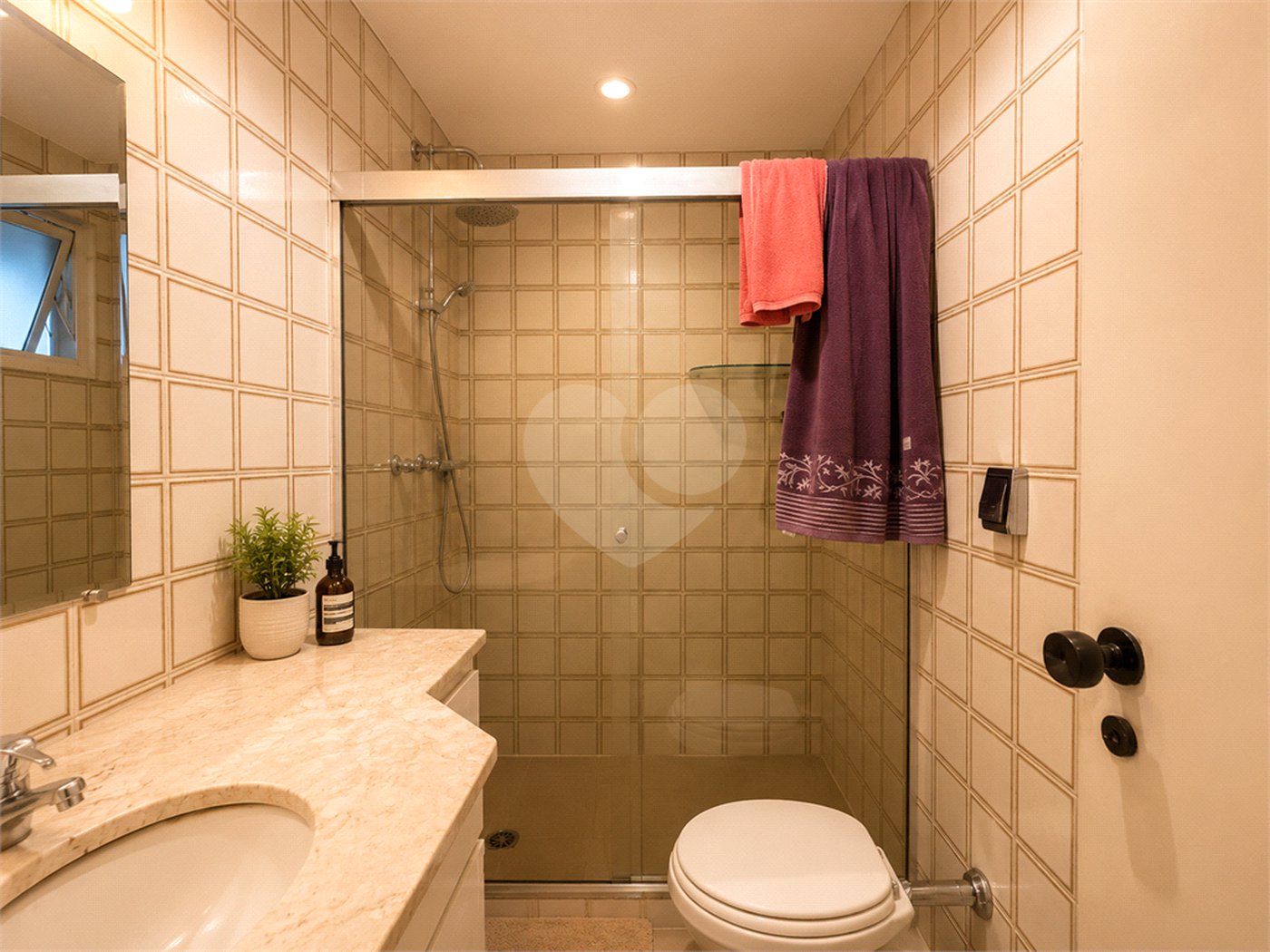 Apartamento à venda com 3 quartos, sendo 1 suíte, em Jardim Marajoara, São Paulo, SP