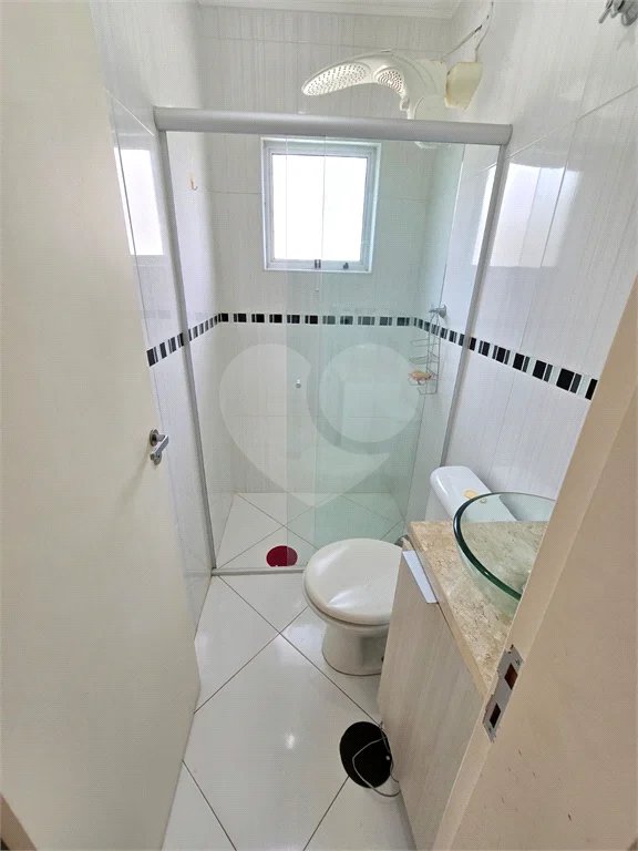Casa à venda com 3 quartos, sendo 1 suíte, no condomínio Rafaela I, São Paulo - SP