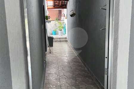 Sobrado à venda com 5 quartos, sendo 2 suítes,  em Jardim da Granja, São José dos Campos, SP