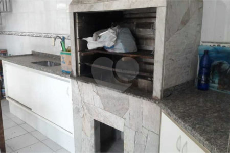Casa à venda com 4 quartos, sendo 1 suíte, em Vila Santa Terezinha, Várzea Paulista, SP