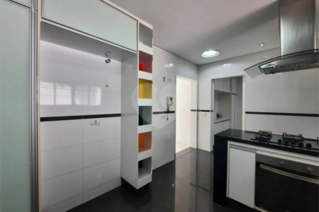 Sobrado à venda com 3 quartos, sendo 1 suíte, em City Campo Grande, São Paulo, SP