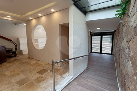 Casa para alugar com 4 quartos, sendo 1 suíte, no Centro, Itapetininga, SP