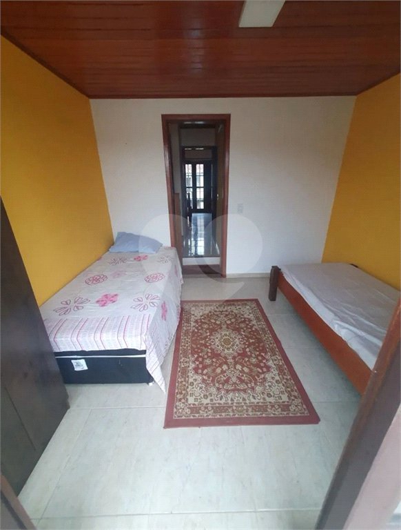 Casa à venda com 3 quartos, sendo 1 suíte, em Ogiva, Cabo Frio, RJ