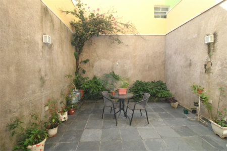 Sobrado à venda com 3 quartos, sendo 1 suíte,  em Jardim Prudência, São Paulo, SP