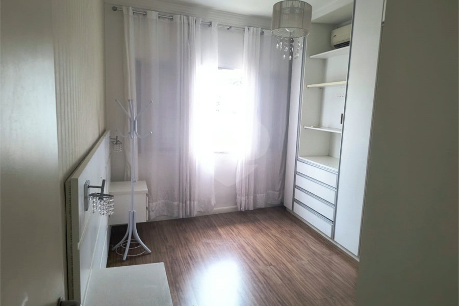 Sobrado à venda com 3 quartos, sendo 1 suíte,  em Vila Palmeiras, São Paulo, SP