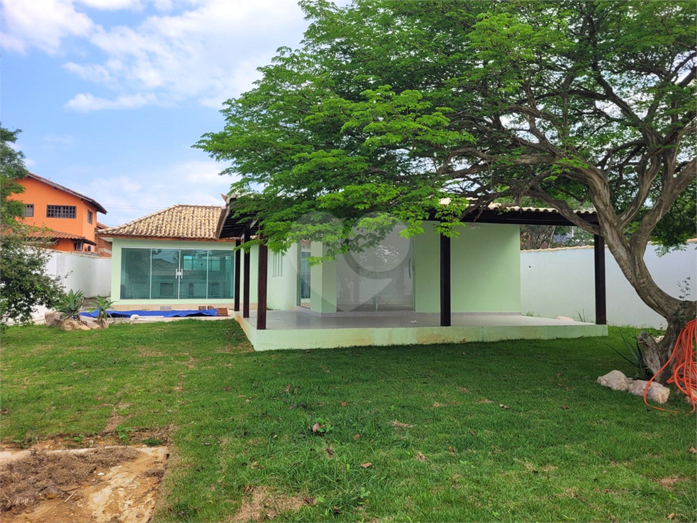 Terreno em condomínio à venda com 3 quartos, sendo 2 suítes, em Caravelas, Armação dos Búzios, RJ