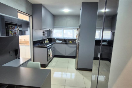 Apartamento à venda com 4 quartos, sendo 2 suítes,  no Centro, Mogi das Cruzes, SP