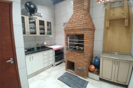 Casa à venda com 3 suítes no condomínio Morada das Hortênsias, São Paulo - SP