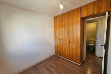 Apartamento à venda com 3 quartos, sendo 1 suíte, em Vila Gumercindo, São Paulo, SP