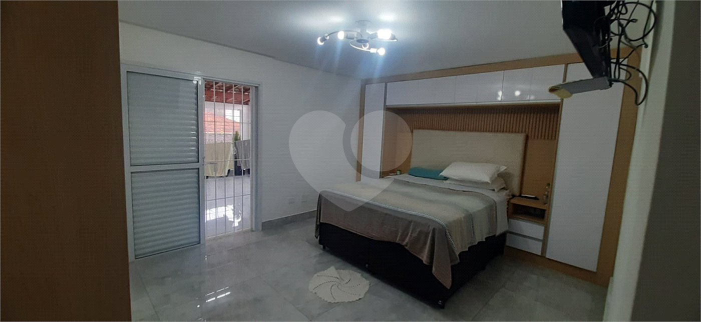 Sobrado à venda com 3 quartos, sendo 1 suíte, em Jardim Sarah, São Paulo, SP
