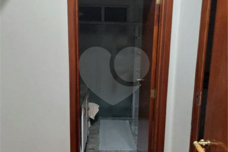 Apartamento à venda com 3 quartos, sendo 1 suíte, no Centro, Araraquara, SP