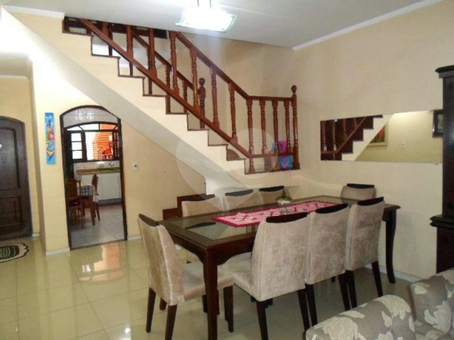 Sobrado à venda com 3 suítes em Vila Galvão, Guarulhos, SP