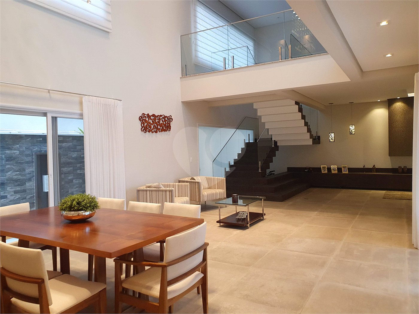 Casa à venda com 4 suítes no condomínio Residencial Jaguary, São José dos Campos - SP