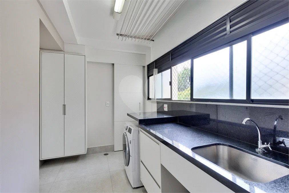 Apartamento à venda com 3 quartos, sendo 2 suítes, em Alto da Boa Vista, São Paulo, SP