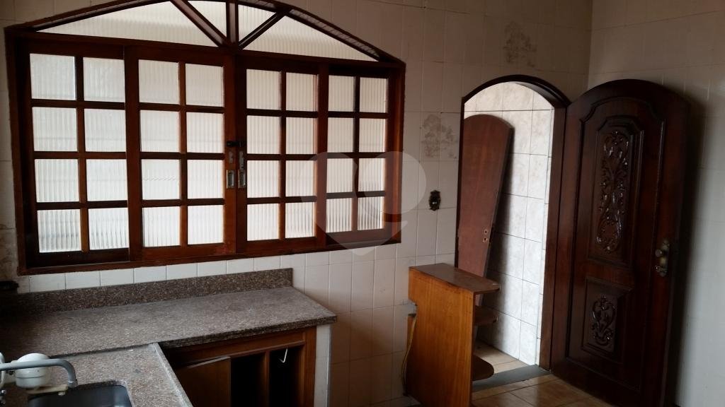Sobrado à venda com 4 quartos em Vila Guilherme, São Paulo, SP
