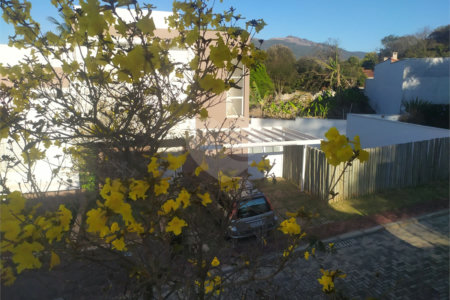 Sobrado à venda com 3 quartos, sendo 1 suíte, em Jardim do Lago, Atibaia, SP