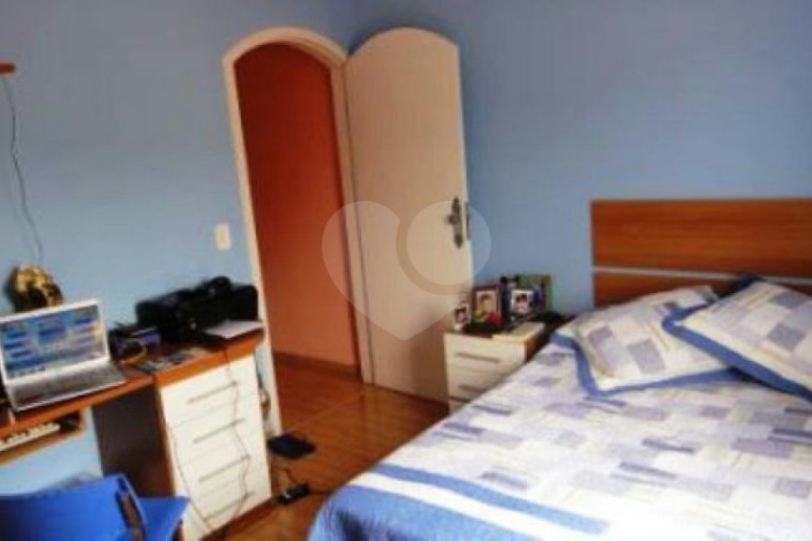 Sobrado à venda com 3 quartos, sendo 1 suíte, em Vila das Palmeiras, Guarulhos, SP