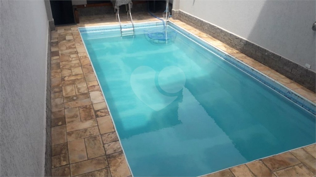 Sobrado à venda com 3 quartos, sendo 1 suíte, em Vila Milton, Guarulhos, SP
