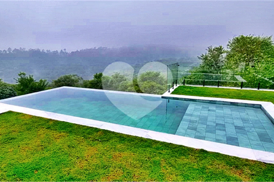 Casa à venda com 4 suítes no condomínio Genesis II, Santana de Parnaíba - SP