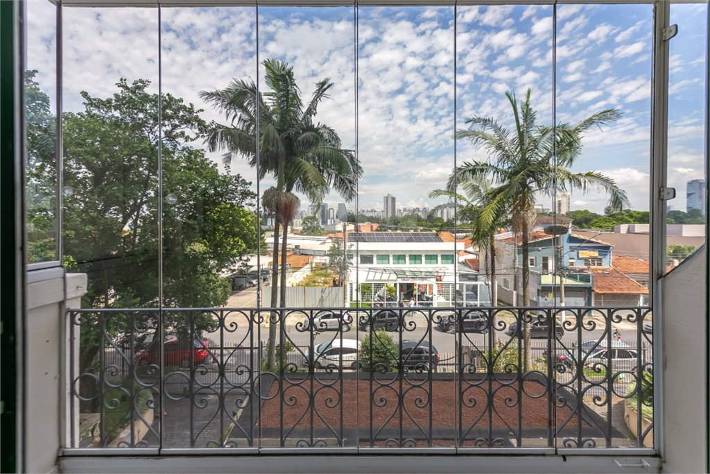 Apartamento à venda com 3 quartos, sendo 1 suíte, em Santo Amaro, São Paulo, SP