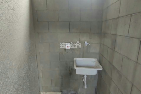 Casa à venda com 2 quartos, sendo 1 suíte, no condomínio Figueiras, Atibaia - SP