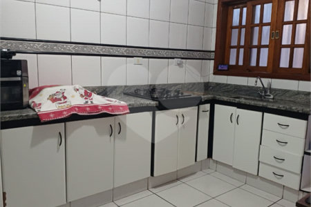 Sobrado à venda com 3 quartos, sendo 1 suíte, em Jardim Regina, Indaiatuba, SP