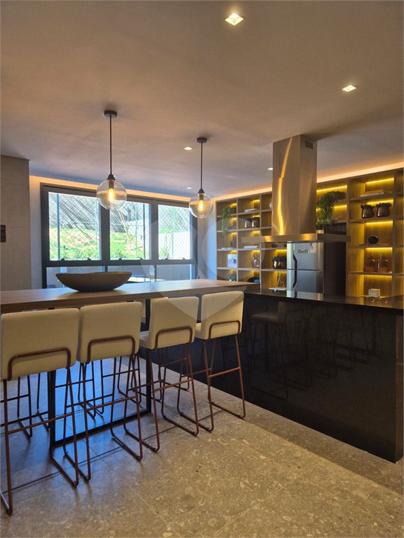 Apartamento à venda com 3 quartos, sendo 1 suíte, em Vila Anastácio, São Paulo, SP