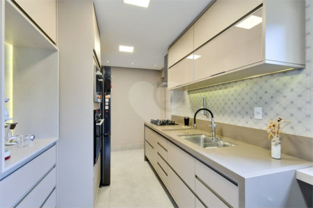 Apartamento à venda com 3 quartos, sendo 2 suítes, em Alto da Boa Vista, São Paulo, SP