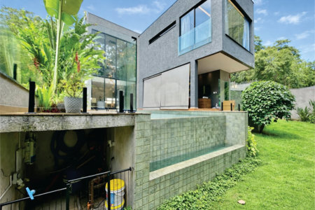 Casa à venda com 3 suítes no condomínio Reserva Santa Maria, Jandira - SP