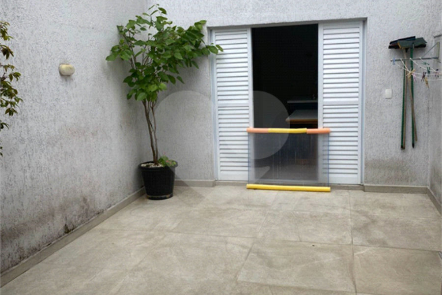 Sobrado à venda com 3 quartos, sendo 1 suíte, em Parada Inglesa, São Paulo, SP
