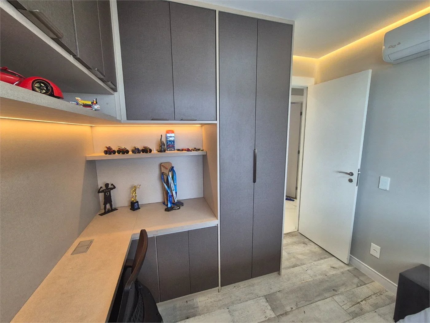 Apartamento à venda com 3 quartos, sendo 2 suítes,  em Jardim Caboré, São Paulo, SP