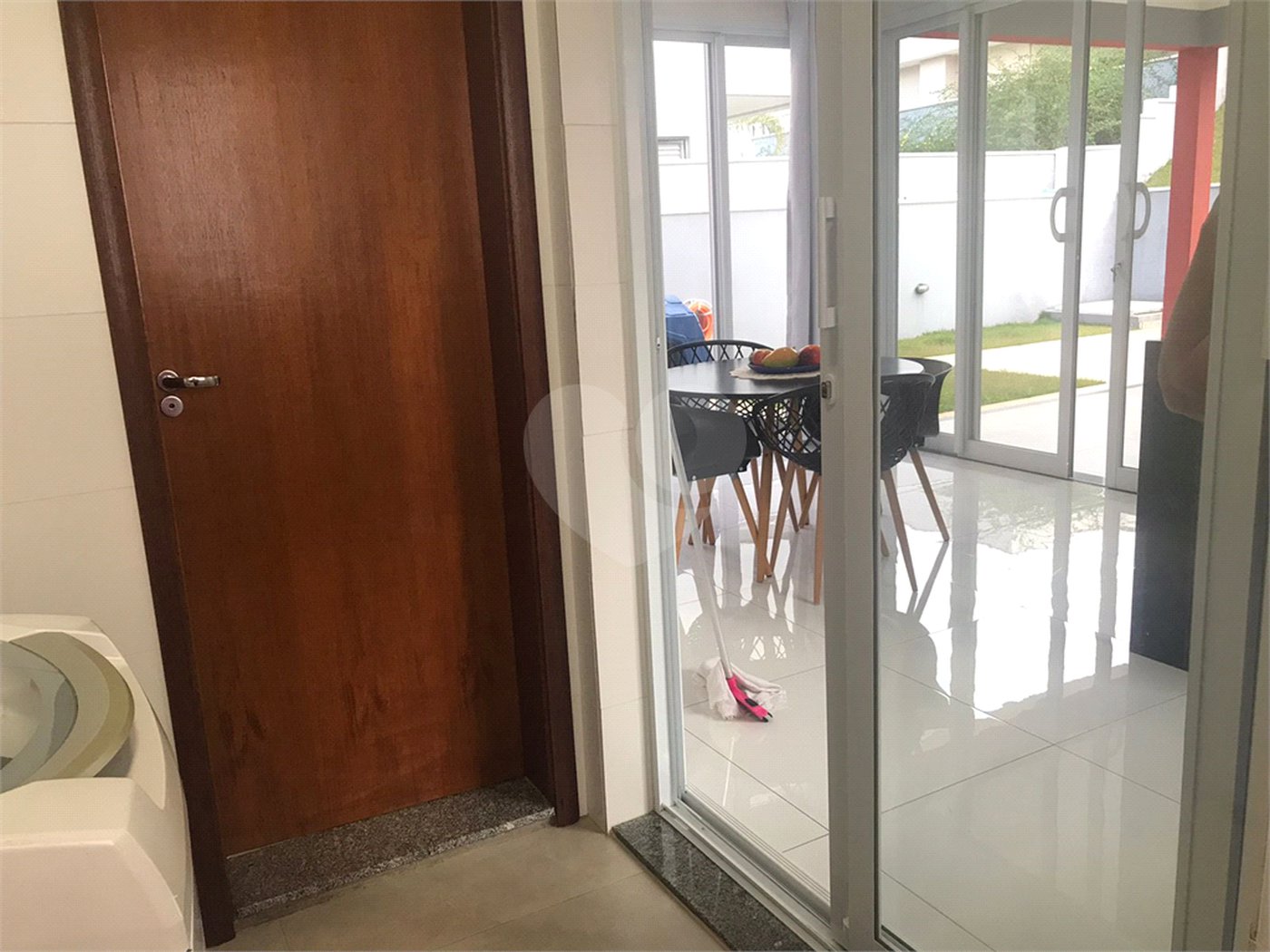 Casa à venda com 3 quartos, sendo 2 suítes,  no condomínio Morada do Bosque, Vinhedo - SP