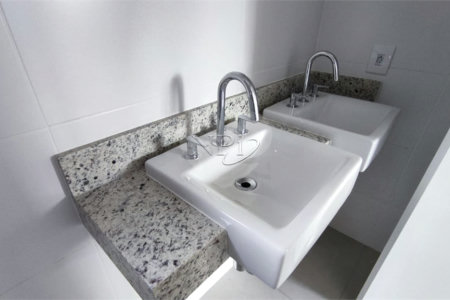 Apartamento à venda com 3 quartos, sendo 2 suítes,  em Moema, São Paulo, SP