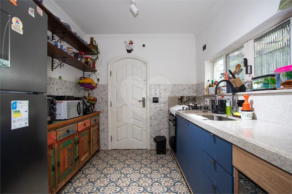 Sobrado à Venda com 2 suites no Tremembé.