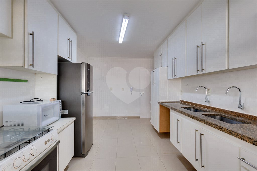 Apartamento à venda com 3 suítes em Real Parque, São Paulo, SP