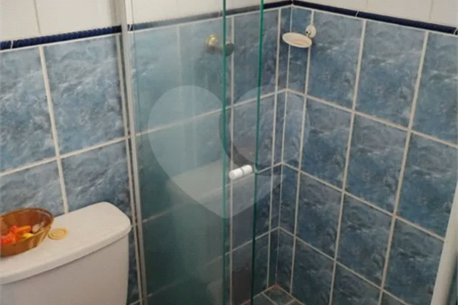 Vende-se sobrado de 3 andares na Vila Santa Catarina