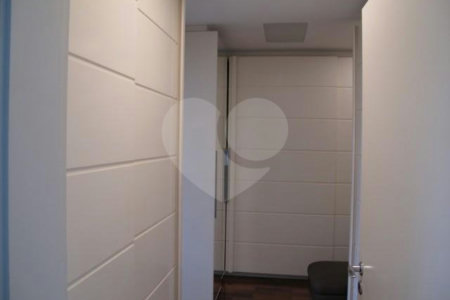 Casa à venda ou para alugar com 4 suítes no condomínio Villa Imperial, São Paulo - SP