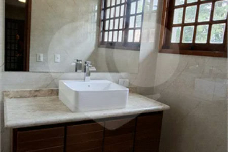 Casa à venda com 4 quartos, sendo 2 suítes,  em Jardim Marajoara, São Paulo, SP