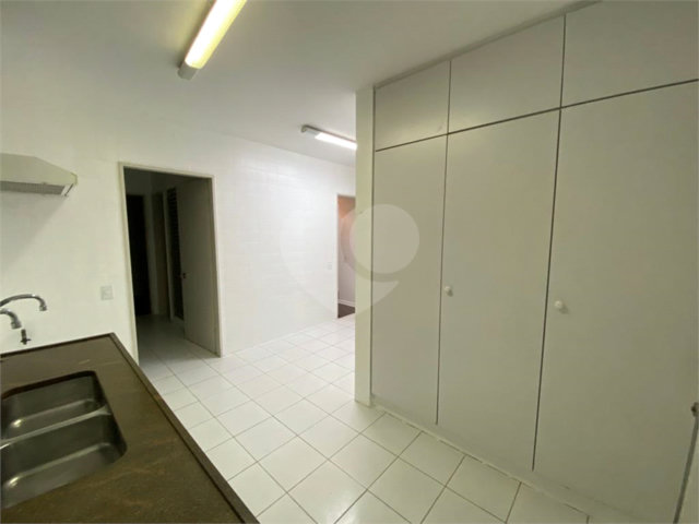 Apartamento à venda com 3 quartos, sendo 1 suíte,  em Morumbi, São Paulo, SP