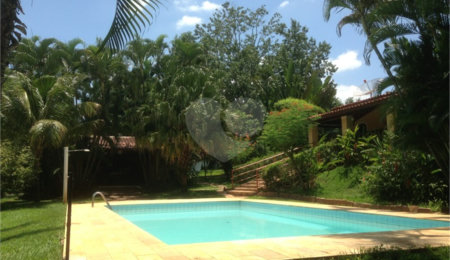 Casa à venda com 5 quartos, sendo 3 suítes,  no condomínio Recanto das Flores, Indaiatuba - SP