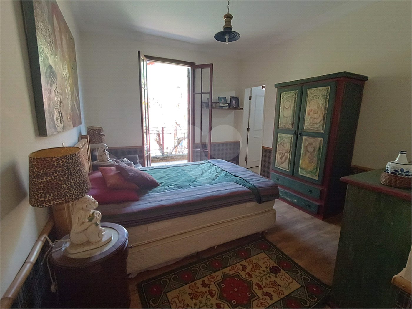 Casa à venda com 4 quartos, sendo 3 suítes, no condomínio Patrimônio do Carmo, São Roque - SP