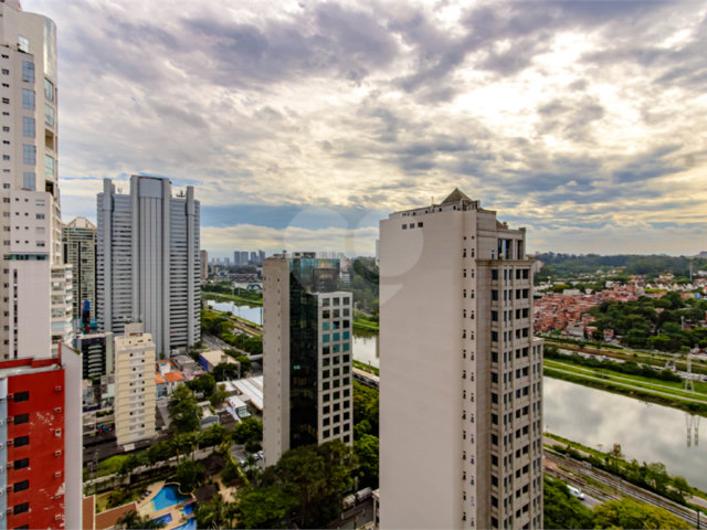 Apartamento à venda com 2 suítes em Brooklin, São Paulo, SP